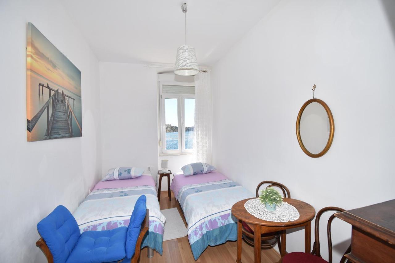 Apartmani Rina Sibenik Bagian luar foto