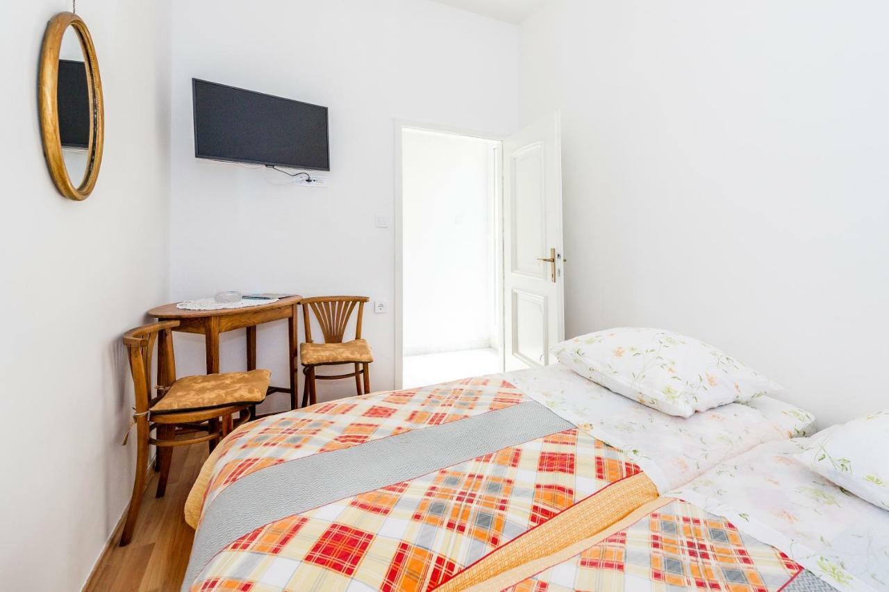 Apartmani Rina Sibenik Bagian luar foto