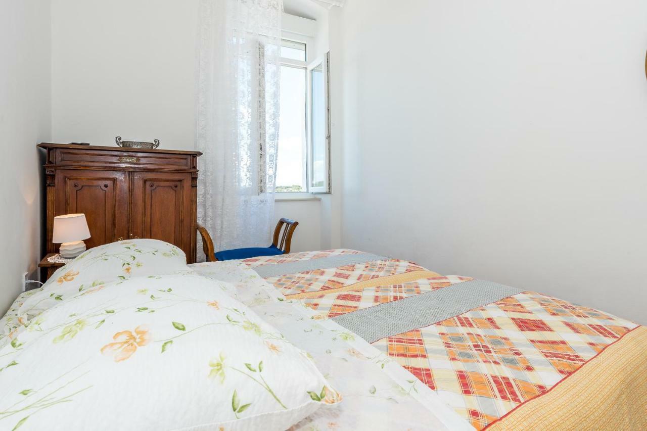 Apartmani Rina Sibenik Bagian luar foto