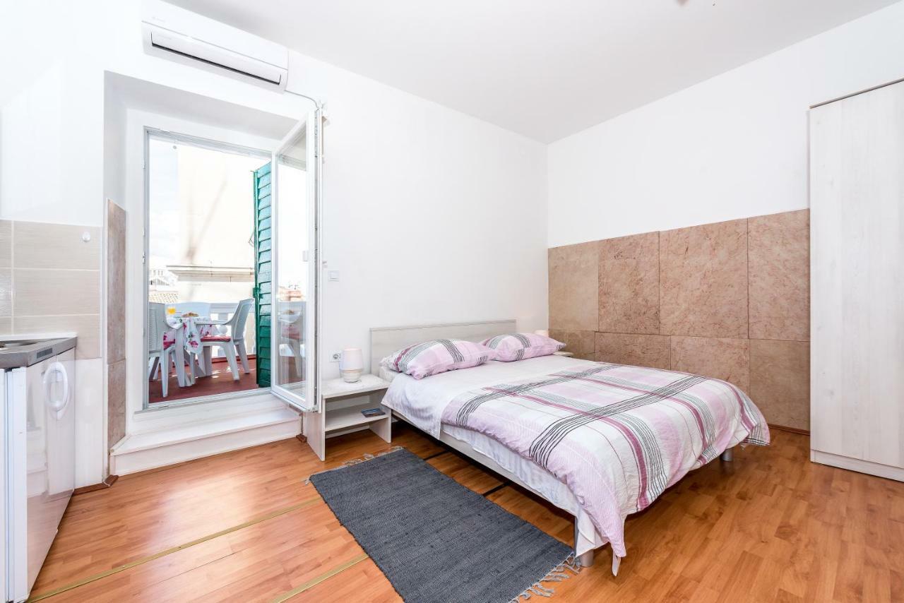 Apartmani Rina Sibenik Bagian luar foto