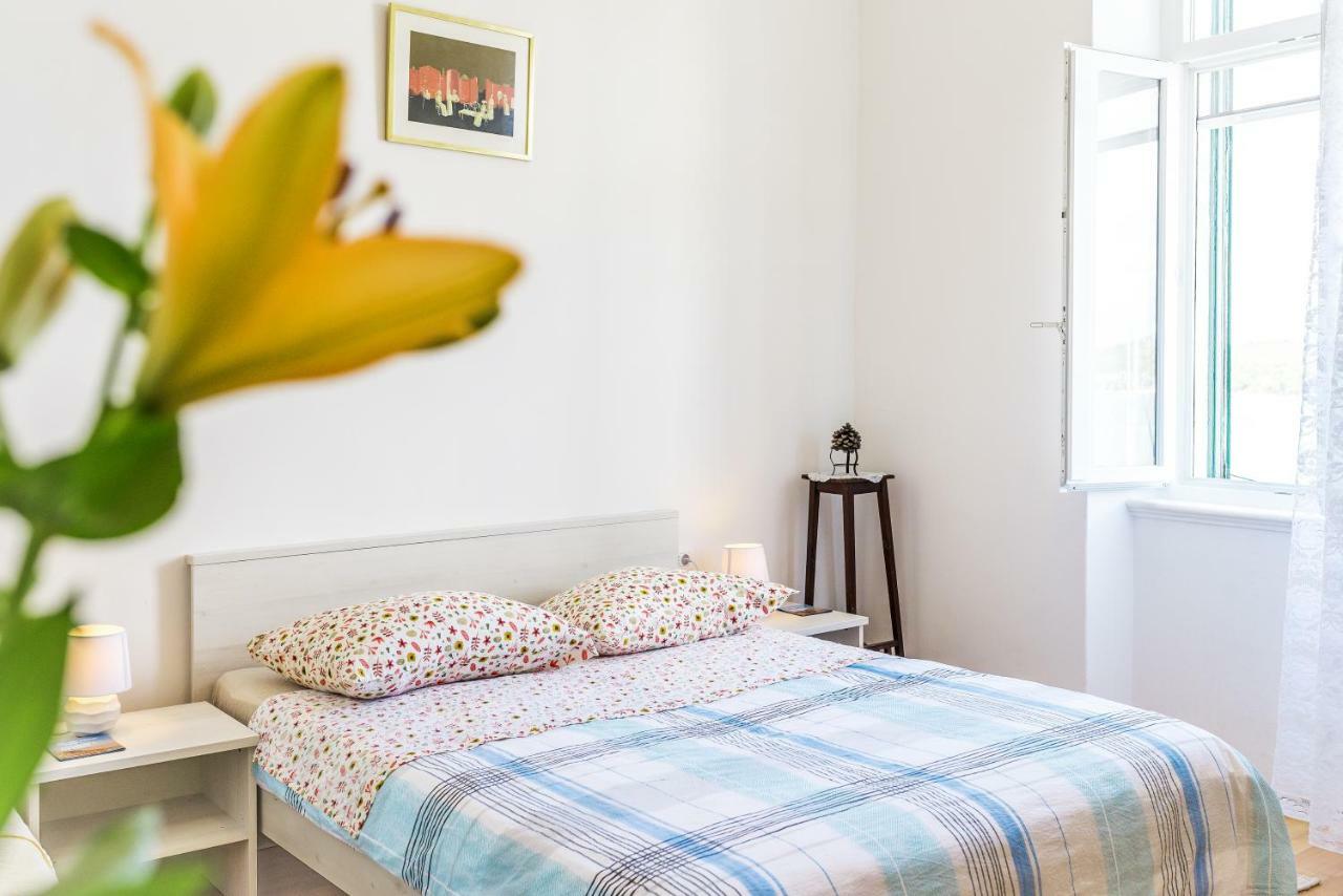 Apartmani Rina Sibenik Bagian luar foto